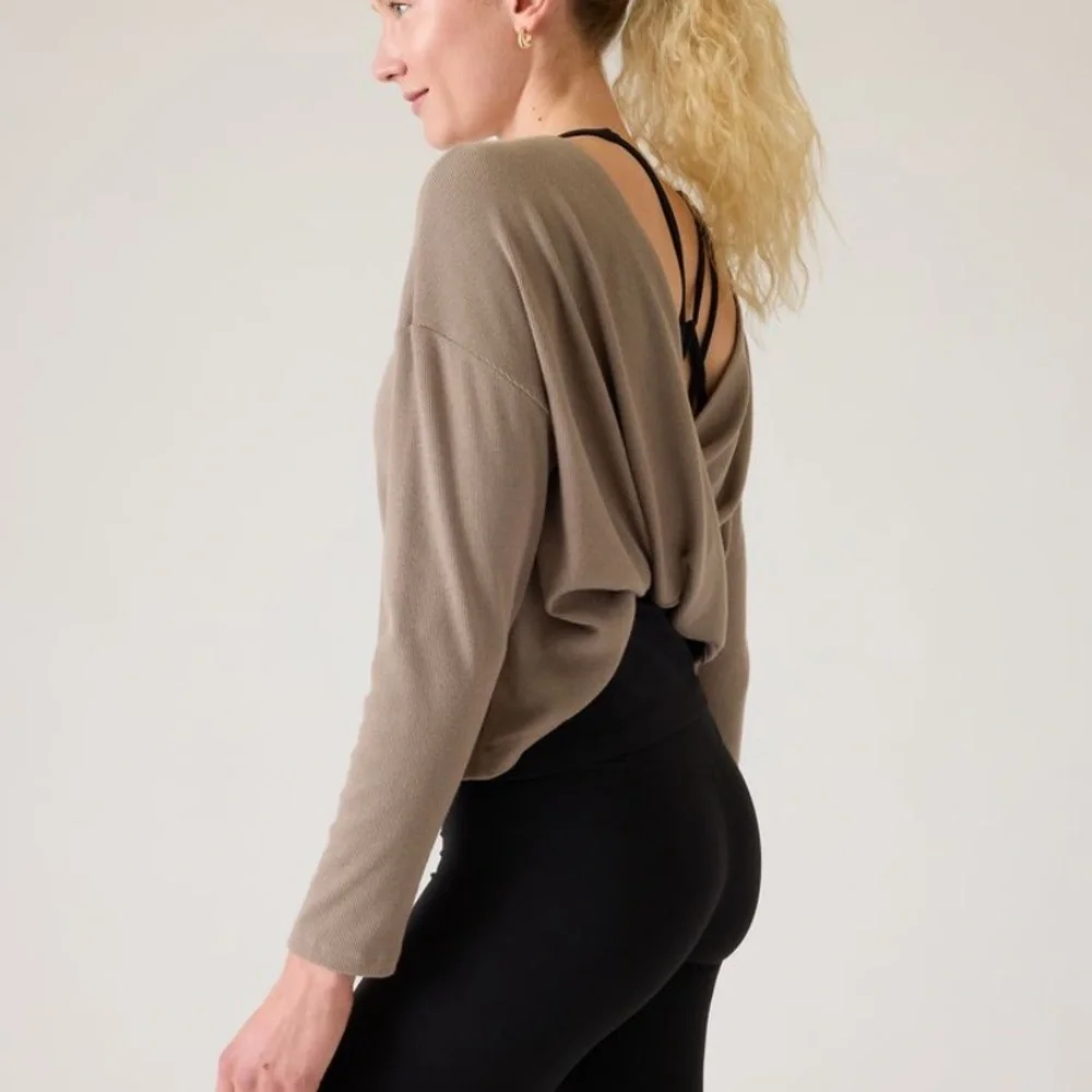 Athleta presence twist sweatshirt - Picture 4 of 5